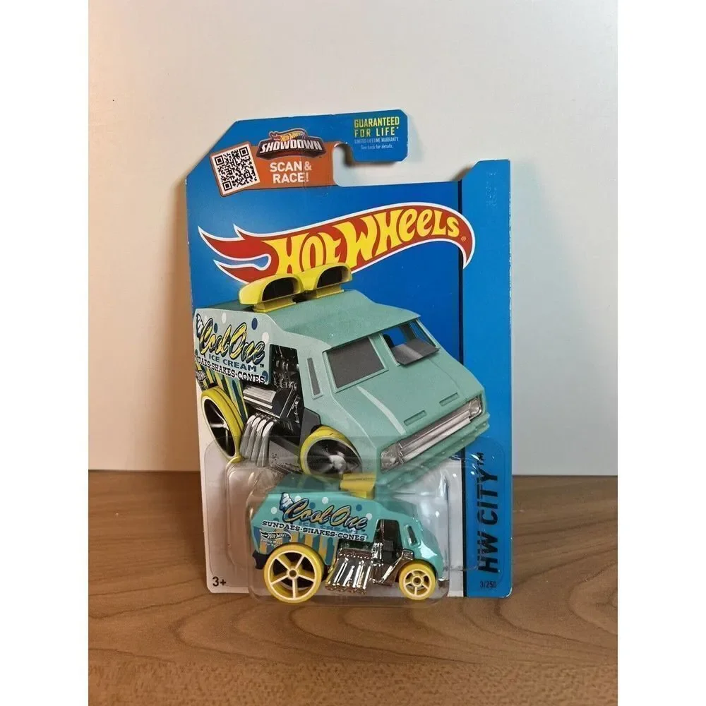 Hot Wheels Showdown HW City Works COOL-ONE - 2013 Mattel - New